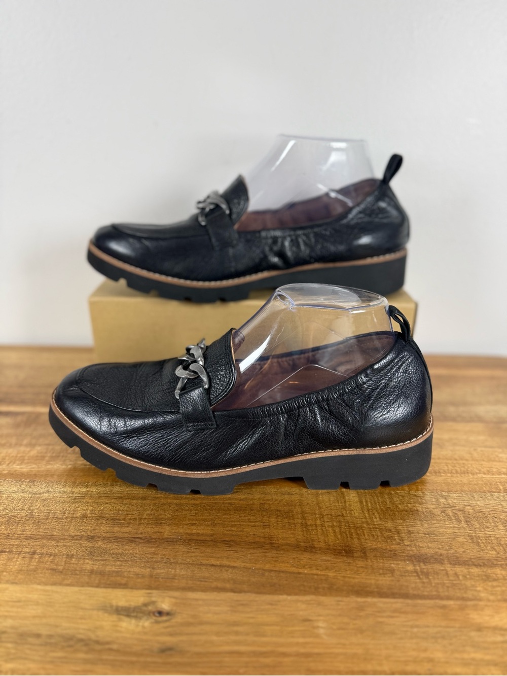 Vionic Cynthia Slip-On Black Leather Loafers Size 9